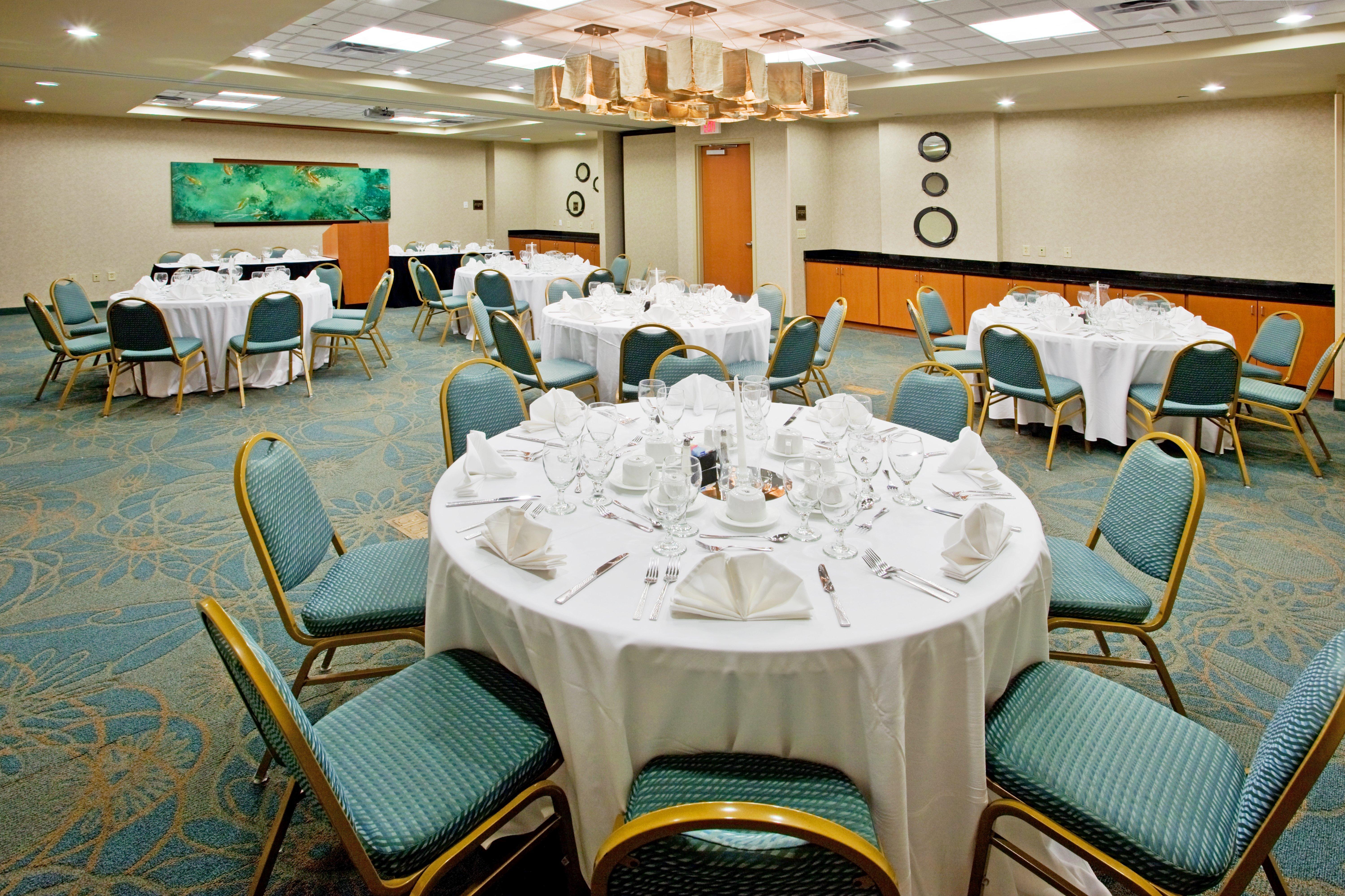 Holiday Inn Hotel & Suites Gateway By Ihg Williamsburg Ngoại thất bức ảnh