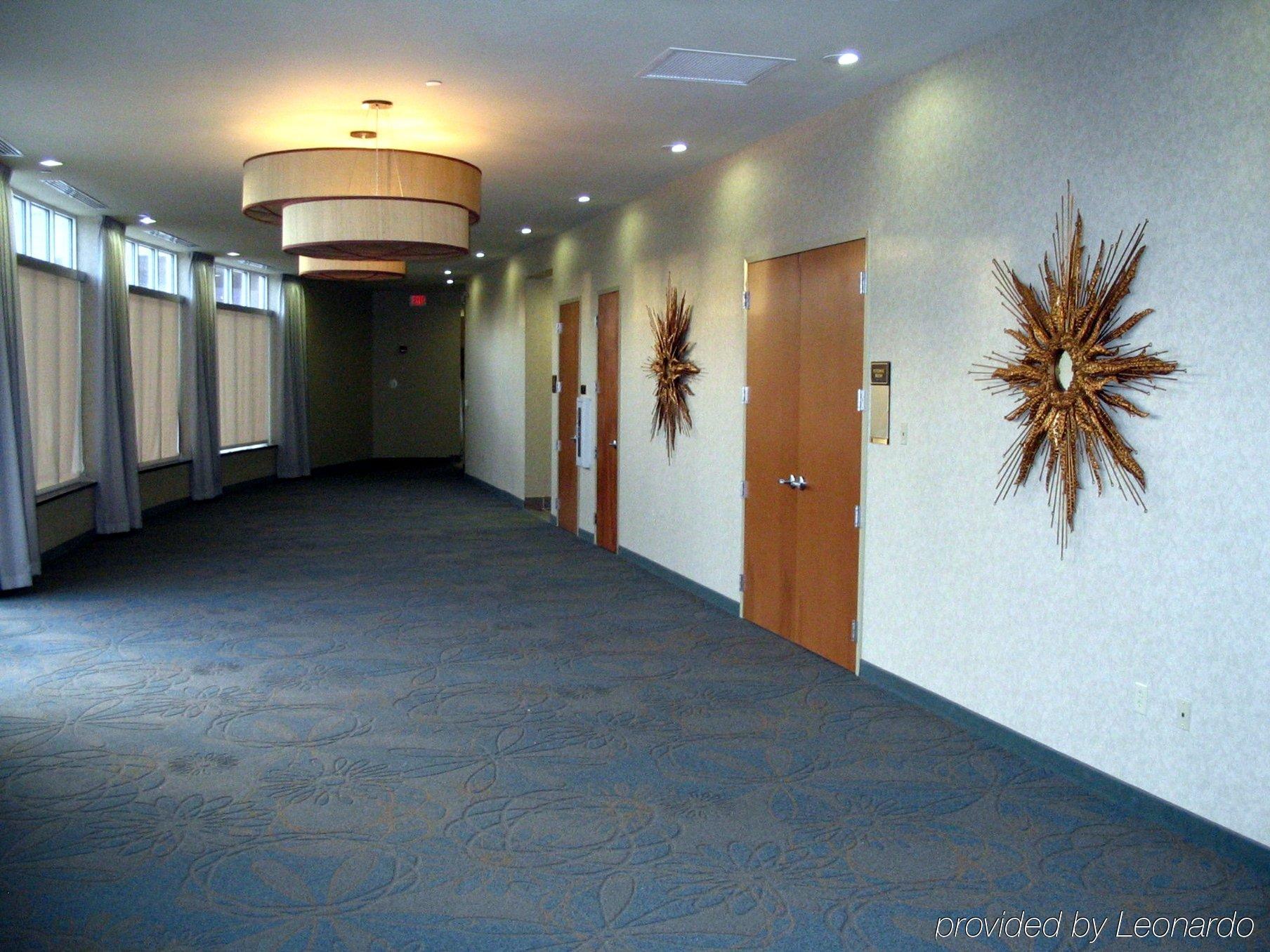 Holiday Inn Hotel & Suites Gateway By Ihg Williamsburg Ngoại thất bức ảnh